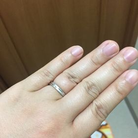 【ケイウノ ブライダル(K.UNO BRIDAL)の口コミ】 内側の刻印は、旦那と私のイニシャルをアレンジしたオリジナルなデザイン…