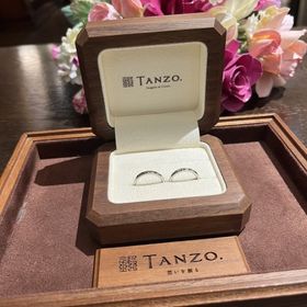 【TANZO.(鍛造指輪)の口コミ】 見本の写真を見ながら、理想の指輪をサイズ太さから細かくデザインするこ…