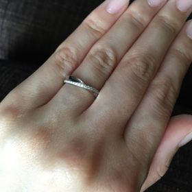 【Mariage ent(マリアージュエント)の口コミ】 結婚指輪はシンプルながらもダイヤのキラキラ感があるものがよかったので…