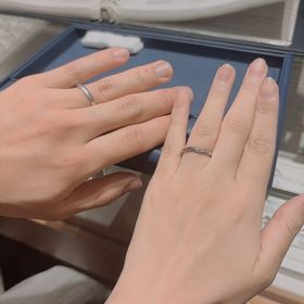 【銀座ダイヤモンドシライシの口コミ】 ダイヤが7つありとても綺麗だった。結婚記念日や誕生日が、7なので運命を…