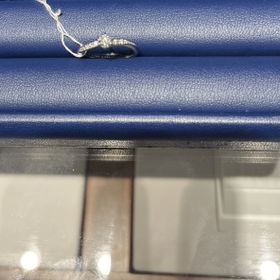 【銀座ダイヤモンドシライシの口コミ】 指輪のデザインは、女性らしくしなやかなウェーブがかかっているものにし…