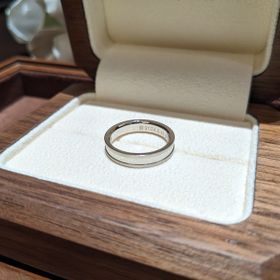 【TANZO.(鍛造指輪)の口コミ】 セミオーダーということで店頭でいろいろ試させてもらい、このデザインが…