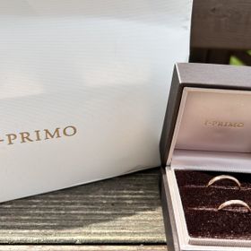 【アイプリモ(I-PRIMO)の口コミ】 華奢で細いデザインでありながらも、ピンクゴールドの色味と控えめだけれ…