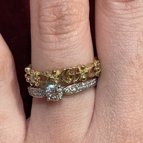 【グッチ(GUCCI)の口コミ】 独特なデザインであるため好き嫌いが出るだろうが、正統派な婚約指輪との…