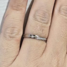 【insembre(インセンブレ)の口コミ】 普段は目立ないが、ふっとしたときにキラキラと存在感を感じる指輪が好き…