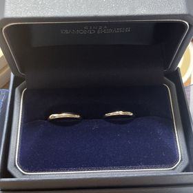 【銀座ダイヤモンドシライシの口コミ】 とてもシンプルなデザインで探していました。質がいいのと価格が安いとこ…