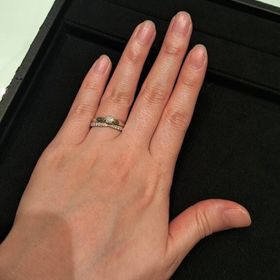 【ティファニー(Tiffany & Co.)の口コミ】 ハーフエタニティと１粒ダイヤのセットリングがほしくて探していました。
…
