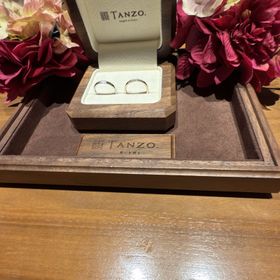 【TANZO.(鍛造指輪)の口コミ】 夫婦で形状の好みが違ったので、デザイン面を揃えた
アイスマットの質感が…