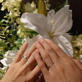 【TANZO.(鍛造指輪)の口コミ】 指輪のデザインは入籍日にちなんだダイヤの数で決めました。2人のそれぞれ…