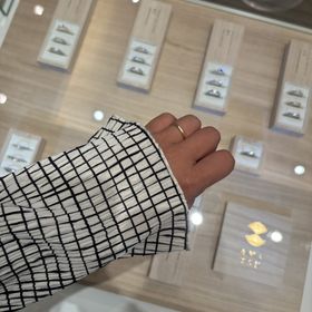 【AMATSU(アマツ)の口コミ】 くすんでいるのにキラキラ見えて、他には無い特別感がとっても素敵でした✨…