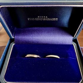 【銀座ダイヤモンドシライシの口コミ】 付け心地が良いです。サラッとは指にハマるというか、引っ掛かりがなく滑…