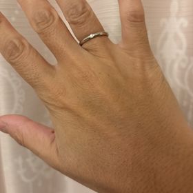 【アイプリモ(I-PRIMO)の口コミ】 ピンクダイヤがちょこんと乗っているのが何とも可愛らしいです！派手過ぎ…