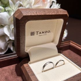 【TANZO.(鍛造指輪)の口コミ】 シャンパンゴールドの指輪は取り扱いしているお店が少なく、気に入ったデ…