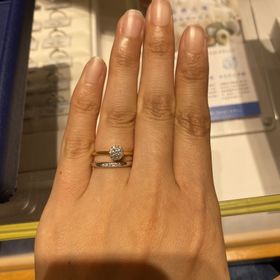 【銀座ダイヤモンドシライシの口コミ】 ツメが目立ちにくい婚約指輪が欲しいと思っており、このデザインは見た時…