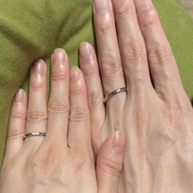 【ラザール ダイヤモンド(LAZARE DIAMOND)の口コミ】 シンプルですがサイドにダイヤがついており、カッターズブランドだけあり…