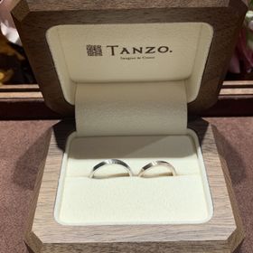 【TANZO.(鍛造指輪)の口コミ】 セミオーダーにて、2人で似たニュアンスのデザインを選んだこと。結婚指輪…