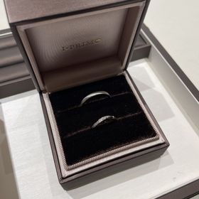 【アイプリモ(I-PRIMO)の口コミ】 ダイヤがアーチ上に散りばめられているためどの角度からも輝いて見えるの…