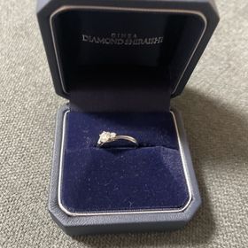 【銀座ダイヤモンドシライシの口コミ】 ダイヤモンドの説明を一つ一つ丁寧に説明してもらい、どういうダイヤモン…