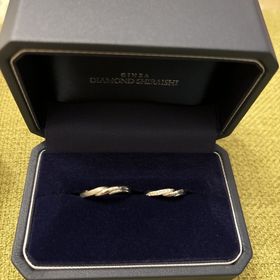 【銀座ダイヤモンドシライシの口コミ】 元々カーブがかったデザインで探していたので、日本のブランドの中での検…