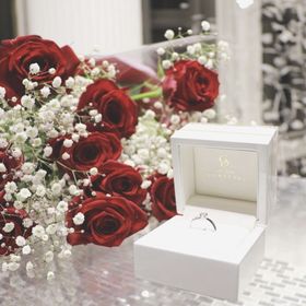 【YUKIZAKI BRIDAL(ユキザキブライダル)】の口コミ サプライズだったのですがドンピシャなデザインだったのでびっくり。
デザ...