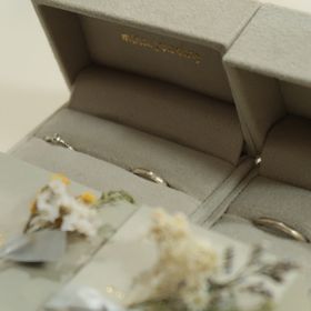 【mina.jewelry(ミナジュエリー)の口コミ】 2人で色を同じにしました。デザインはそれぞれの好きな感じに、と少し変え…
