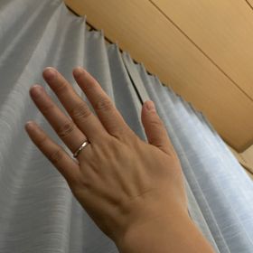 【エクセルコダイヤモンド(EXELCO DIAMOND)の口コミ】 指輪の上下のデザインが特徴的で、それがあるので指輪がとても綺麗に見え…