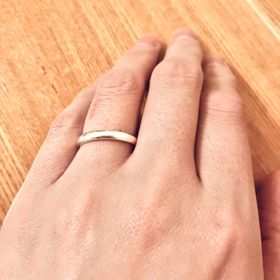 【ringram(リングラム)の口コミ】 シンプルなデザインで、キラキラとし過ぎず、普段使いのカジュアルな服装…