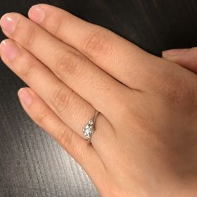 【銀座ダイヤモンドシライシの口コミ】 自分の指に一番綺麗に見えたのと自分と彼の意見が一致したのがこの指輪だ…