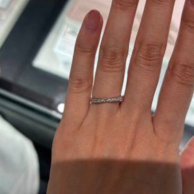 【ラザール ダイヤモンド(LAZARE DIAMOND)の口コミ】 当初はキラキラしたものが付けたいと思っていたのでラザールダイアモンド…