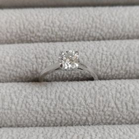 【グラフ(GRAFF)の口コミ】 色々なブランドを回りましたが、他ブランドに比べ、ダイヤモンドの大きさ…