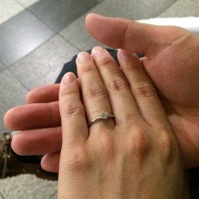 【銀座ダイヤモンドシライシの口コミ】 シンプルで、彼が選んでくれたダイアモンドが一番綺麗に見えるものが良か…