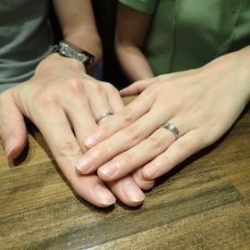 【輪-RIN-の口コミ】 ダイヤモンドの品質から選ぶというこだわりに感動！
とても綺麗でつけてて…