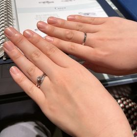 【銀座ダイヤモンドシライシの口コミ】 1番は婚約指輪と結婚指輪の相性の良さをベースに、指輪のデザイン→埋…