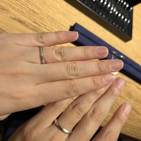 【with Happiness..の口コミ】 スヌーピーがモチーフとなっている、緩やかなウェーブデザインのプラチナ…