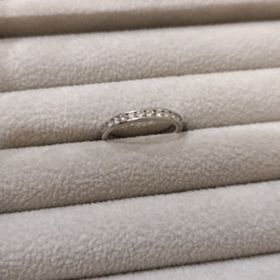 【ROYAL ASSCHER(ロイヤル・アッシャー)】の口コミ ふとした時にキラキラしているのを見ると綺麗で癒されます。また、レール留...