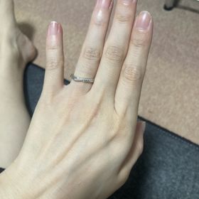 【銀座ダイヤモンドシライシの口コミ】 シンプルでその時の気分で無地だったりキラキラさせたりと変えられるがと…