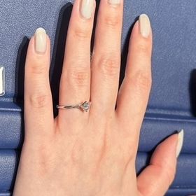 【銀座ダイヤモンドシライシの口コミ】 とにかく着脱がしやすく、毎日ストレスフリーで指輪と向き合えるのが1番の…