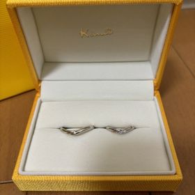 【ケイウノ ブライダル(K.UNO BRIDAL)の口コミ】 指輪の形・デザイン・統一感に惹かれて決めました。店舗に行った際に、ダ…