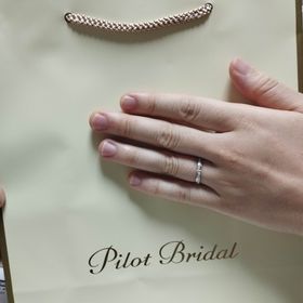 【PILOT BRIDAL(パイロットブライダル)の口コミ】 丈夫そうです。きらきらしてます。
あまり人と被らないと思います。パイロ…