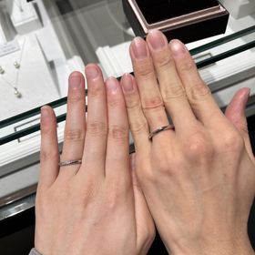 【アイプリモ(I-PRIMO)の口コミ】 ストレートに斜めにダイヤがあしらわれていて飽きがこないデザインだと思…