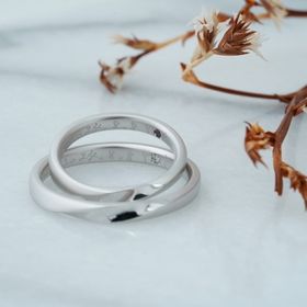 【THREE TREES(スリーツリーズ)の口コミ】 とにかく自分たちのオリジナルが欲しい！を叶えてくれた指輪です。オーナ…