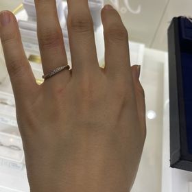 【4℃ BRIDAL(ヨンドシーブライダル)の口コミ】 デザインが可愛かった。ダイヤが沢山ついているが、他のブランドよりもお…