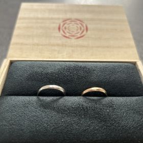 【出雲結(いずもゆい)の口コミ】 ピンクゴールドを購入しました。
ゴールドが強めですがしっかりピンクも入…