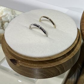 【JEWELRY MOTHERHOUSE BRIDAL(ジュエリーマザーハウスブライダル)】の口コミ シンプルで肌馴染みの良い結婚指輪にしたくこちらを選びました。１ミリ以下...