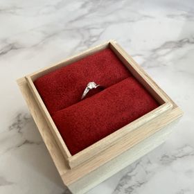 【出雲結(いずもゆい)の口コミ】 和風の婚約指輪で曲線が綺麗。また、風結に込められた想いもよかった。こ…