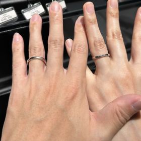 【エクセルコダイヤモンド(EXELCO DIAMOND)の口コミ】 シンプル過ぎないが派手すぎない指輪を探していたためデザインに惹かれま…