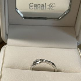 【canal4℃(カナルヨンドシー)の口コミ】 シンプルで自然とキラキラしたデザインで私自身があまり普段から派手なデ…