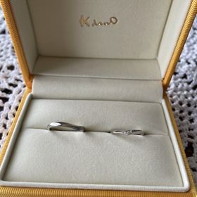 【ケイウノ ブライダル(K.UNO BRIDAL)の口コミ】 女性用はVラインとひねりをいれたデザインで指が綺麗にみえますし、3つダ…