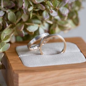 【Cayof(カヨフ)の口コミ】 元々プラチナの素材で考えており、周りはpt900が多い中カヨフさんはpt950…