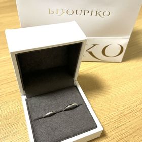 【TOWA(永遠)の口コミ】 指輪のデザインはシンプルで日常的に付けやすいもの、かつ、デザイン性の…